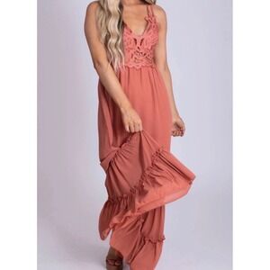 Bella Ella NWT Find Your Voice Lace Maxi Dress Small